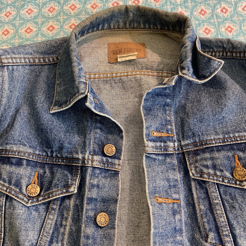 Jean jacket. - Picture 3 of 3